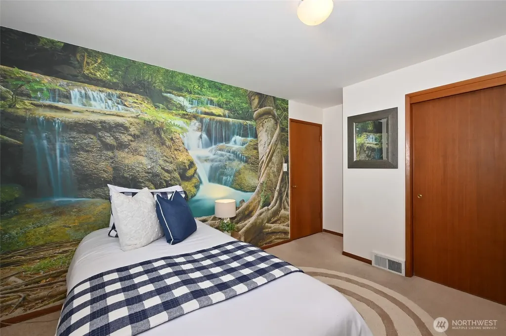 10801 12th Avenue NE Seattle WA 98125