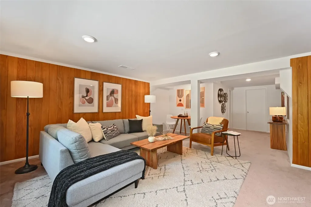10801 12th Avenue NE Seattle WA 98125
