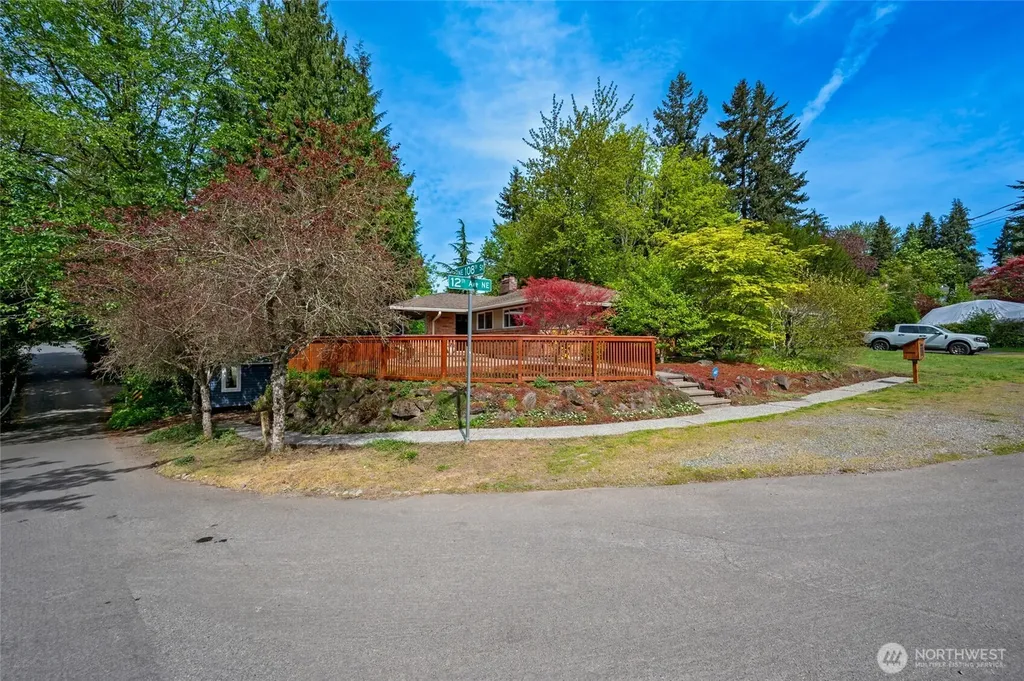 10801 12th Avenue NE Seattle WA 98125