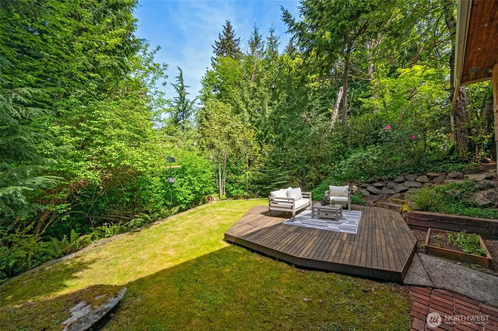 10801 12th Avenue NE Seattle WA 98125
