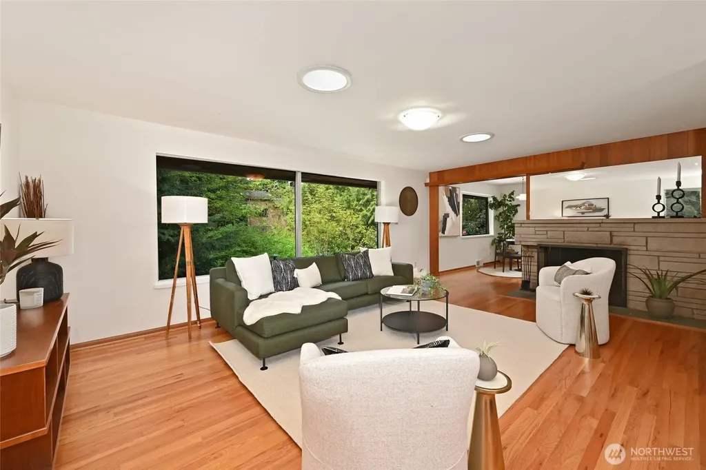 10801 12th Avenue NE Seattle WA 98125