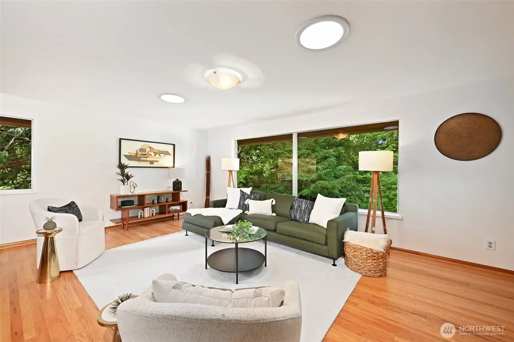 10801 12th Avenue NE Seattle WA 98125