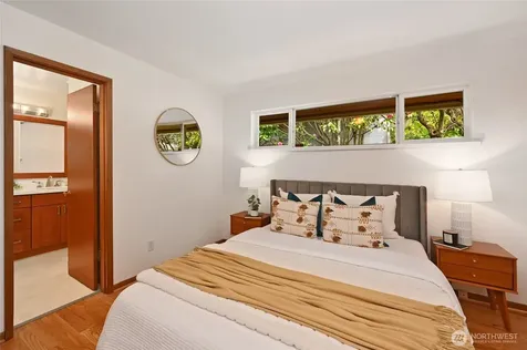10801 12th Avenue NE Seattle WA 98125