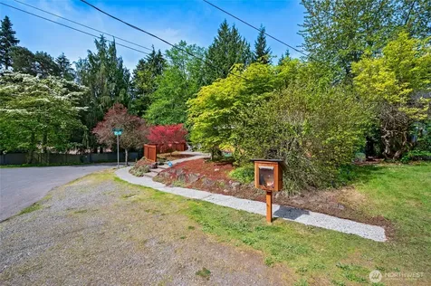 10801 12th Avenue NE Seattle WA 98125