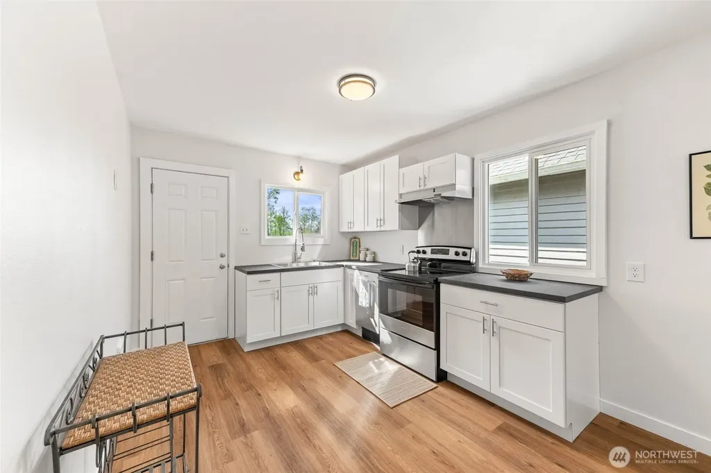 411 11th Street Hoquiam WA 98550