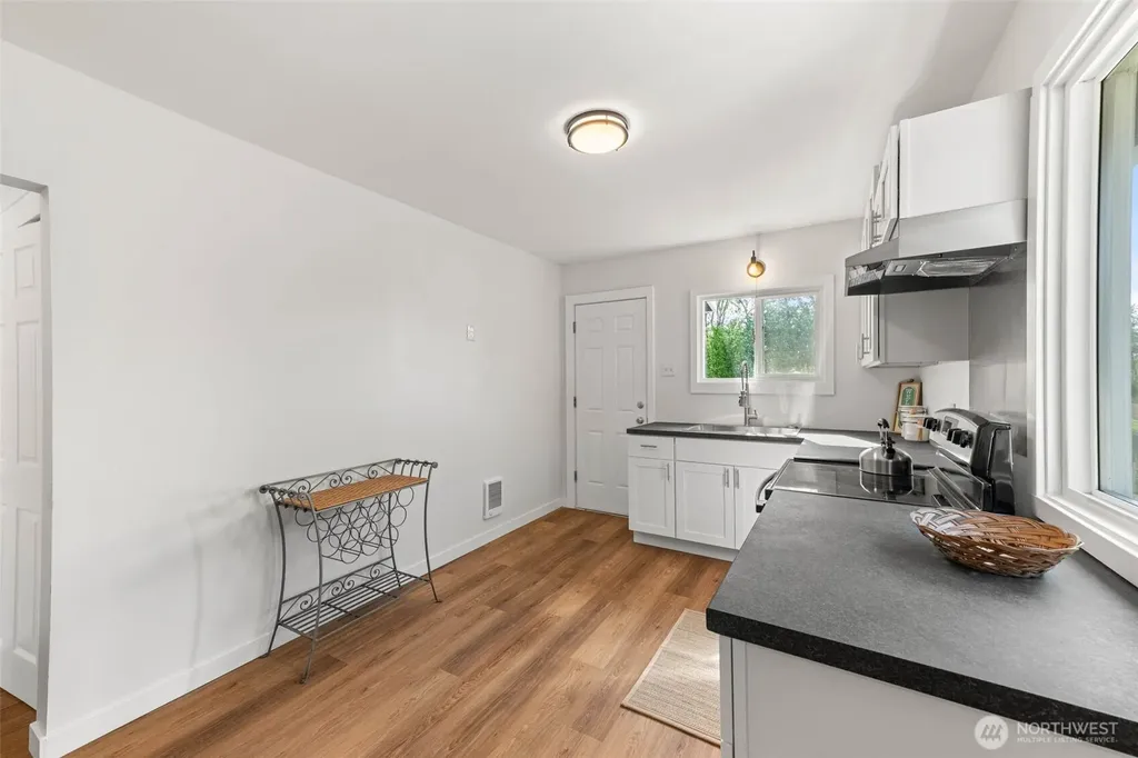 411 11th Street Hoquiam WA 98550