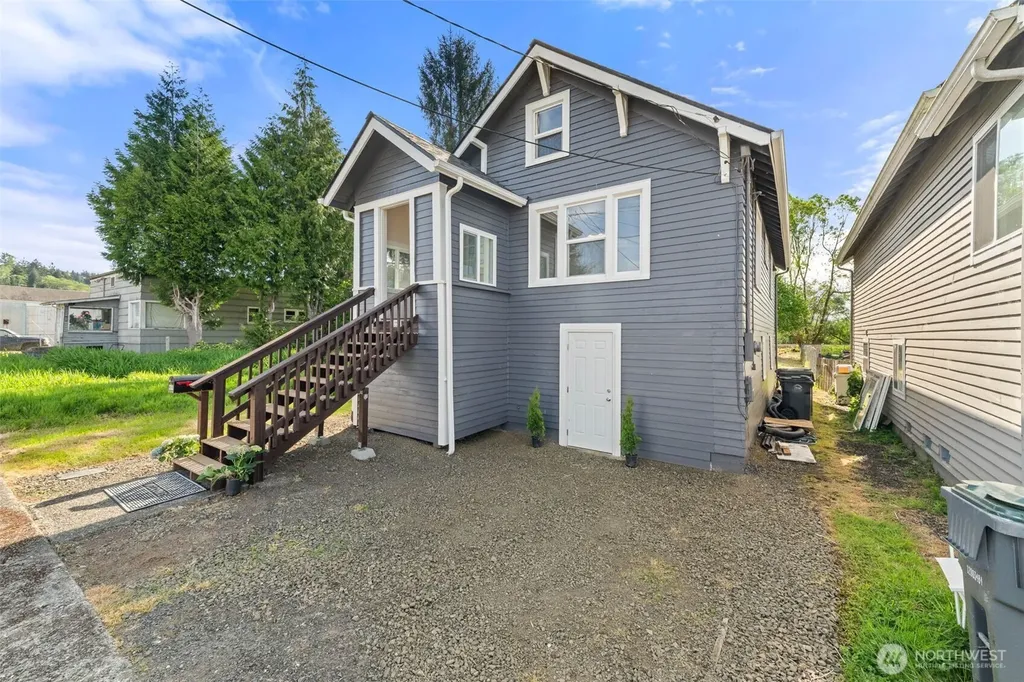411 11th Street Hoquiam WA 98550