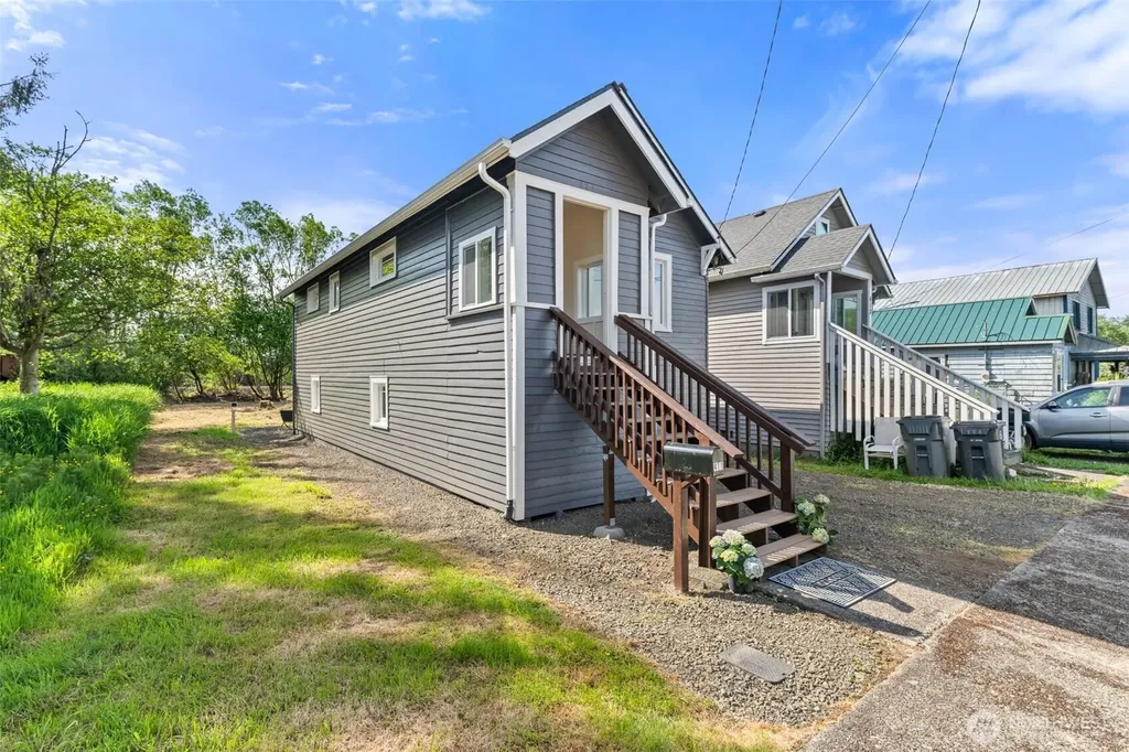 411 11th Street Hoquiam WA 98550