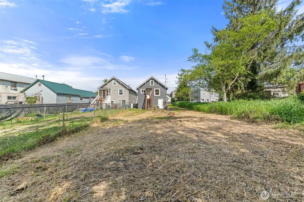 411 11th Street Hoquiam WA 98550