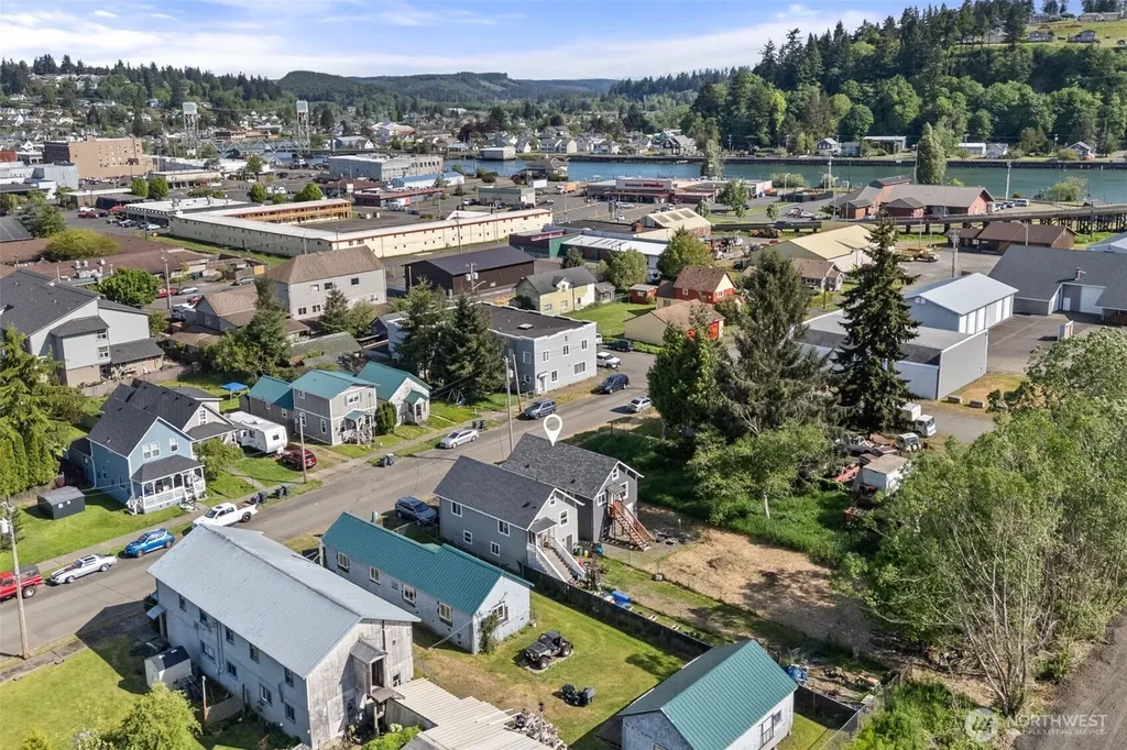 411 11th Street Hoquiam WA 98550