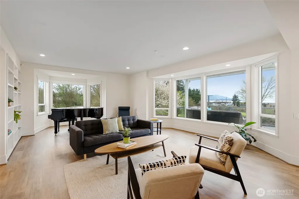 3910 Cliffside Drive Bellingham WA 98225