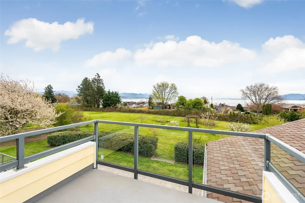 3910 Cliffside Drive Bellingham WA 98225