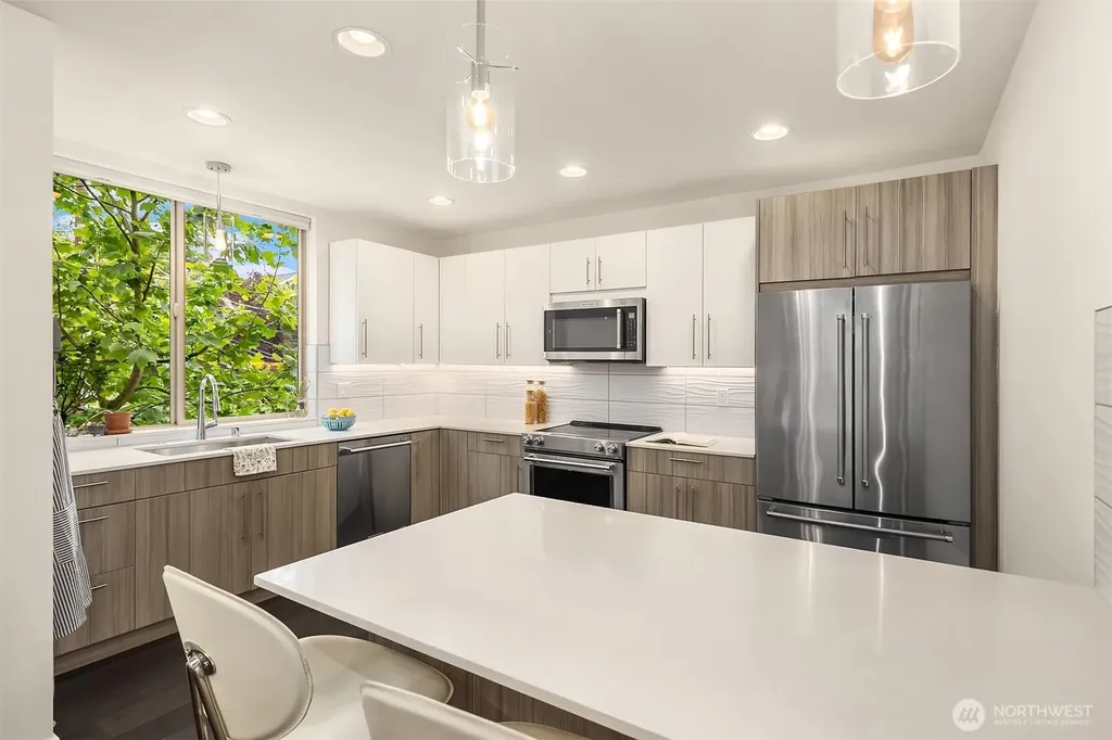 9230 Interlake Avenue N Seattle WA 98103