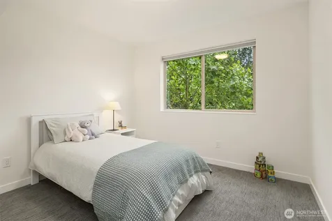 9230 Interlake Avenue N Seattle WA 98103