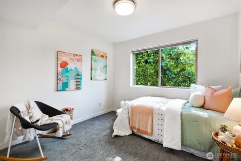 9230 Interlake Avenue N Seattle WA 98103