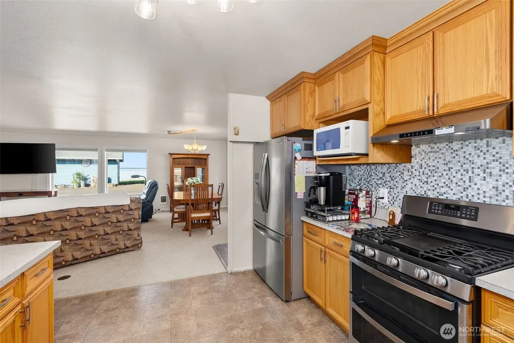 14 Sunset Road South Bend WA 98586