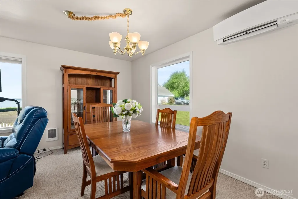 14 Sunset Road South Bend WA 98586