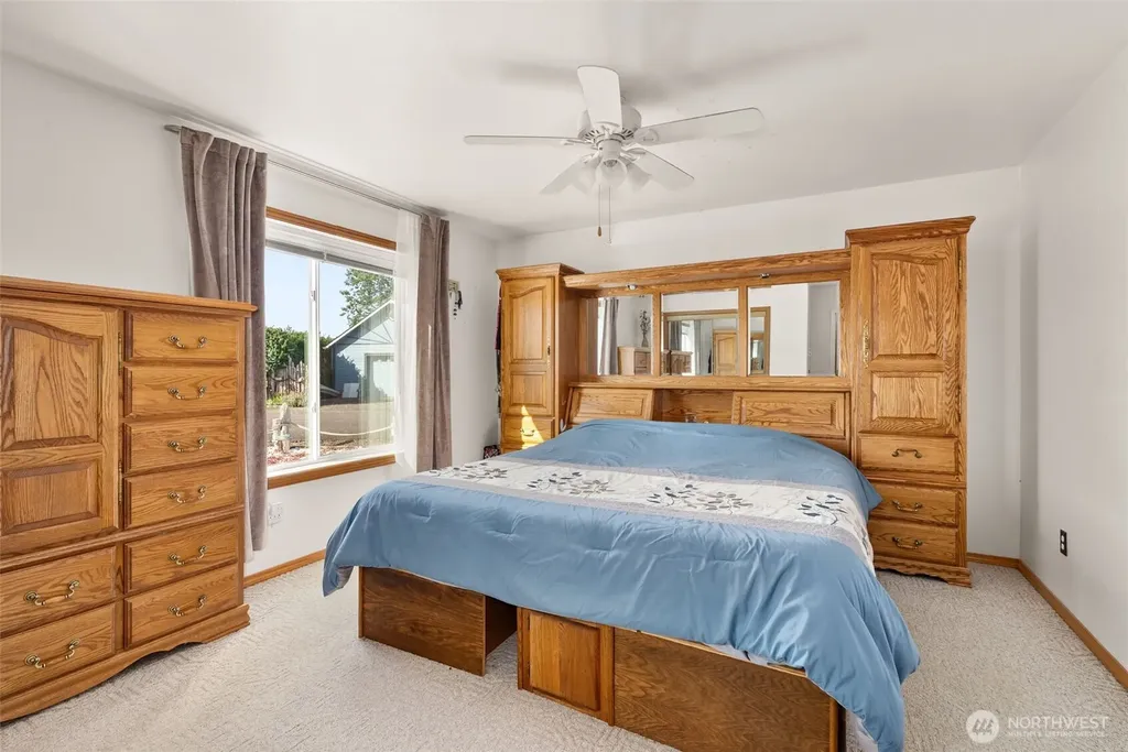 14 Sunset Road South Bend WA 98586