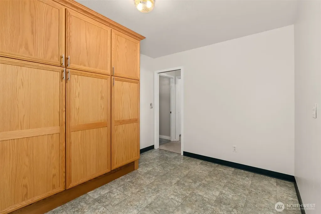 14 Sunset Road South Bend WA 98586