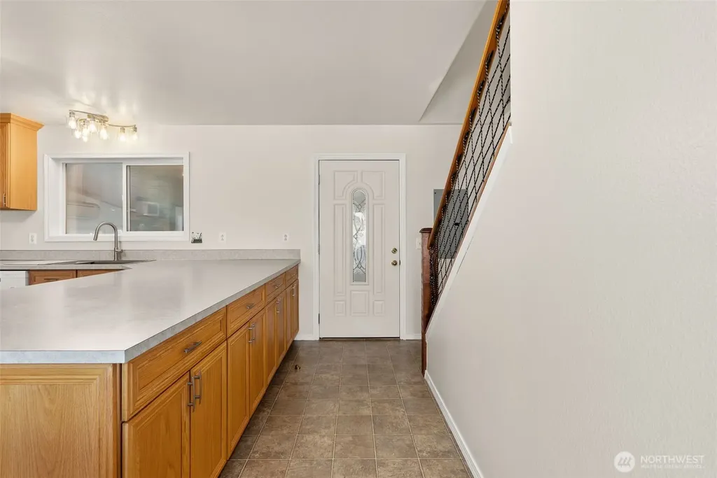 14 Sunset Road South Bend WA 98586