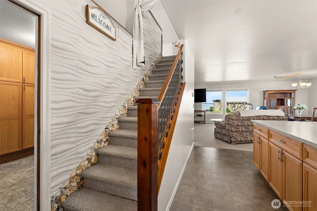 14 Sunset Road South Bend WA 98586