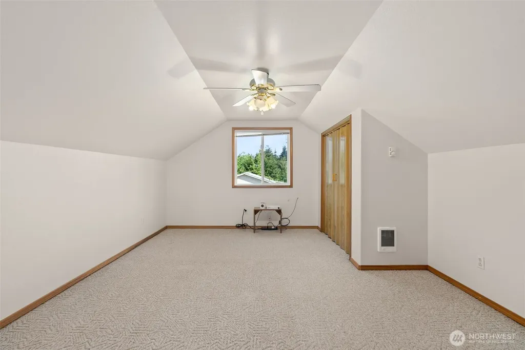 14 Sunset Road South Bend WA 98586