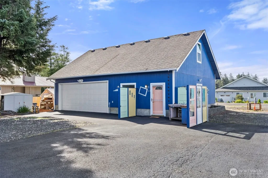 14 Sunset Road South Bend WA 98586
