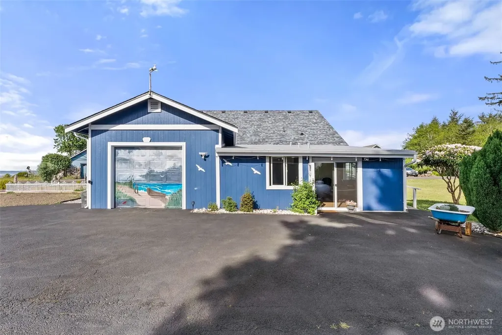 14 Sunset Road South Bend WA 98586