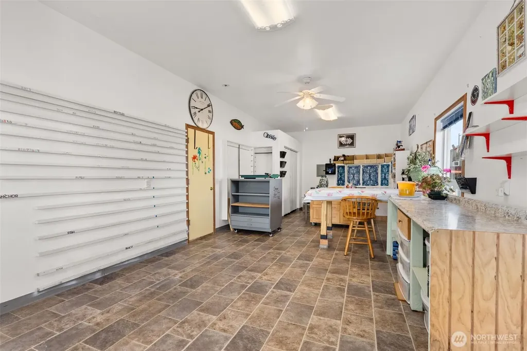 14 Sunset Road South Bend WA 98586