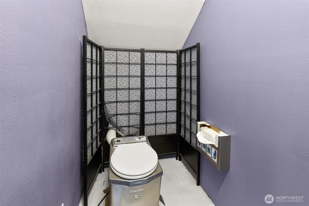 14 Sunset Road South Bend WA 98586