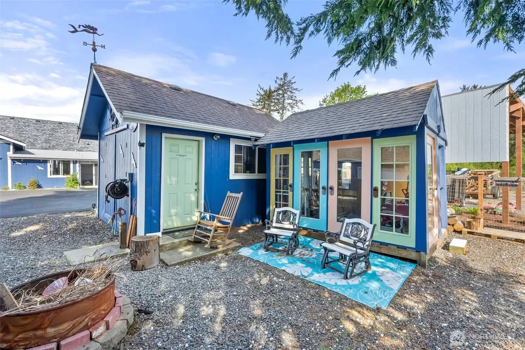 14 Sunset Road South Bend WA 98586