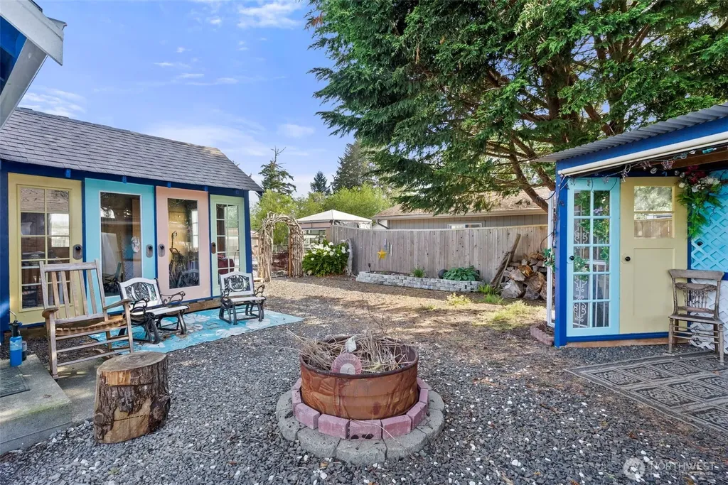 14 Sunset Road South Bend WA 98586