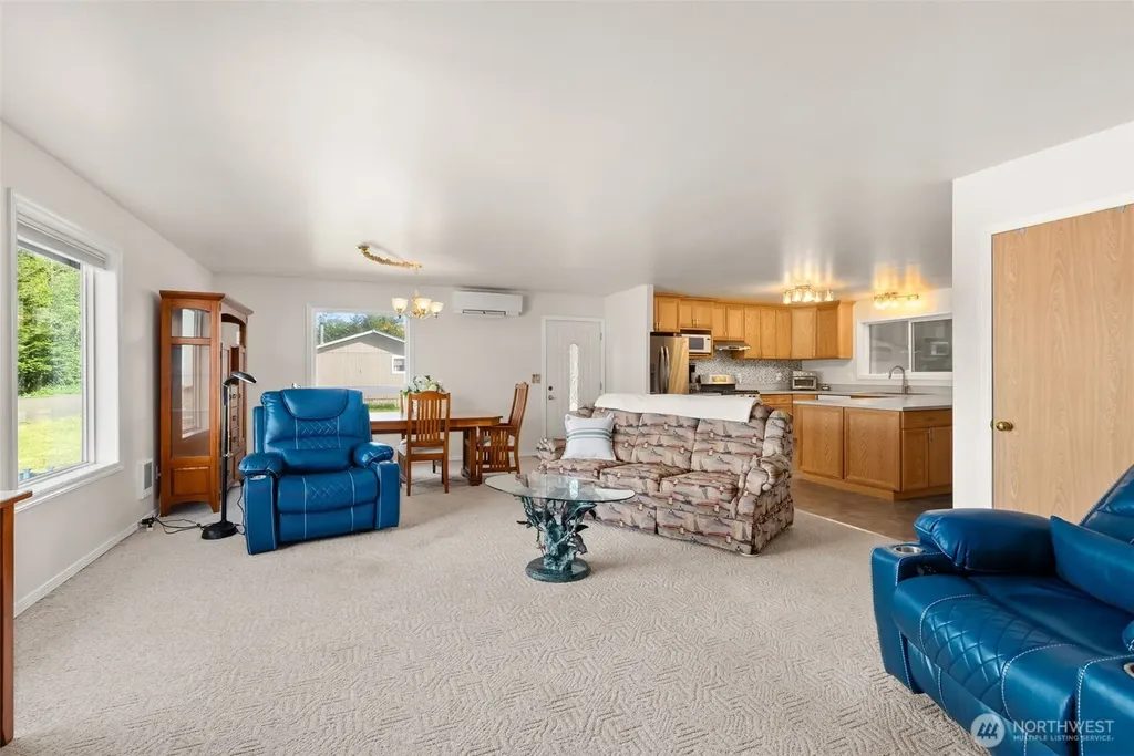 14 Sunset Road South Bend WA 98586