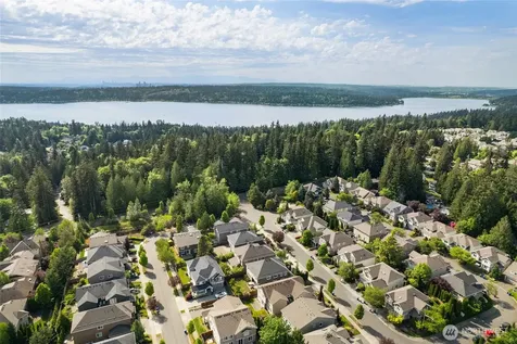 21435 SE 2nd Street Sammamish WA 98074