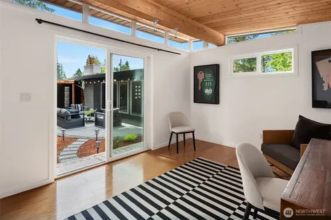 15634 SE 8th Street Bellevue WA 98008
