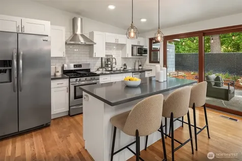 15634 SE 8th Street Bellevue WA 98008