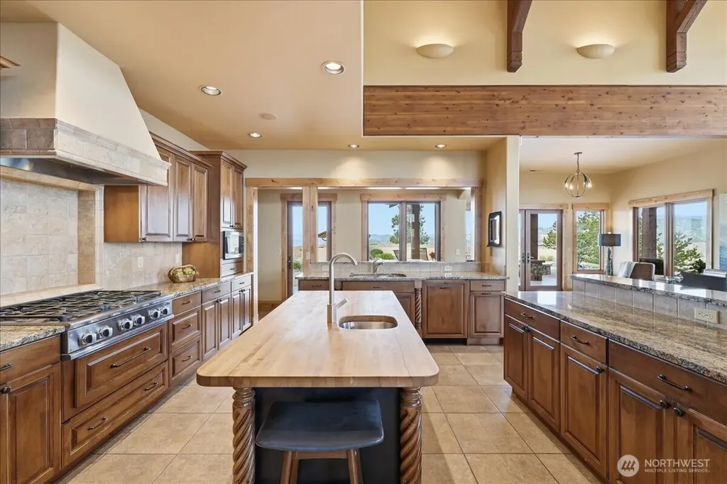 300 Hawks Ridge Road Chelan WA 98816