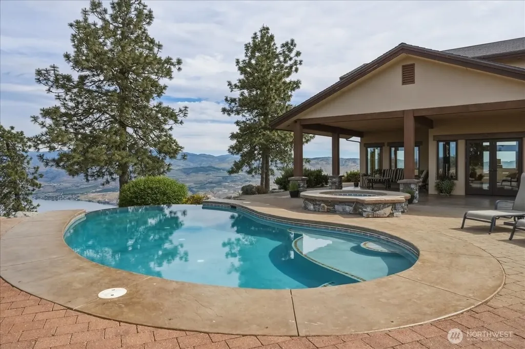 300 Hawks Ridge Road Chelan WA 98816