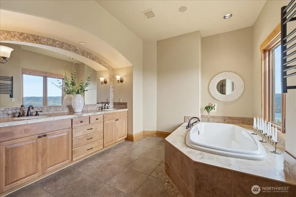 300 Hawks Ridge Road Chelan WA 98816