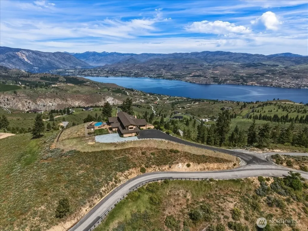 300 Hawks Ridge Road Chelan WA 98816