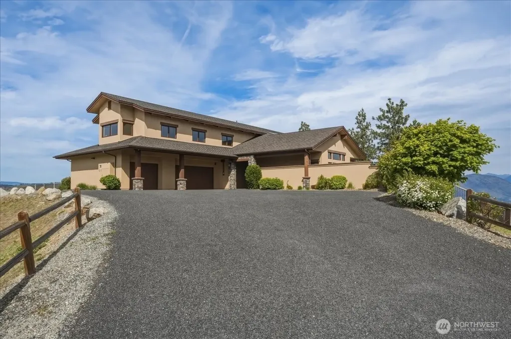 300 Hawks Ridge Road Chelan WA 98816