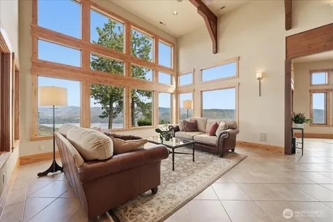 300 Hawks Ridge Road Chelan WA 98816