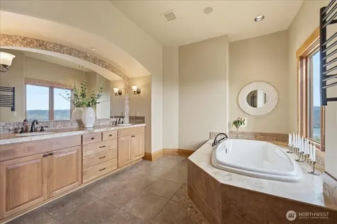 300 Hawks Ridge Road Chelan WA 98816