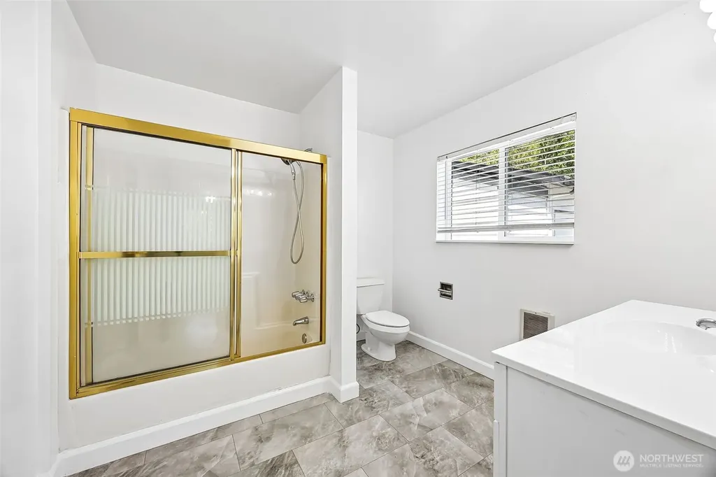 13710 Madrona Road SW Port Orchard WA 98367