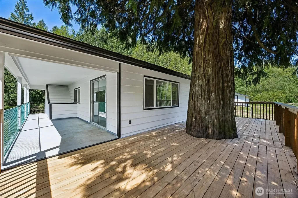 13710 Madrona Road SW Port Orchard WA 98367