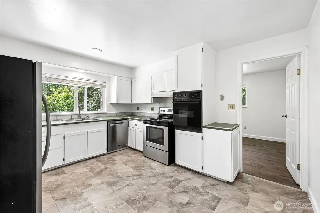 13710 Madrona Road SW Port Orchard WA 98367