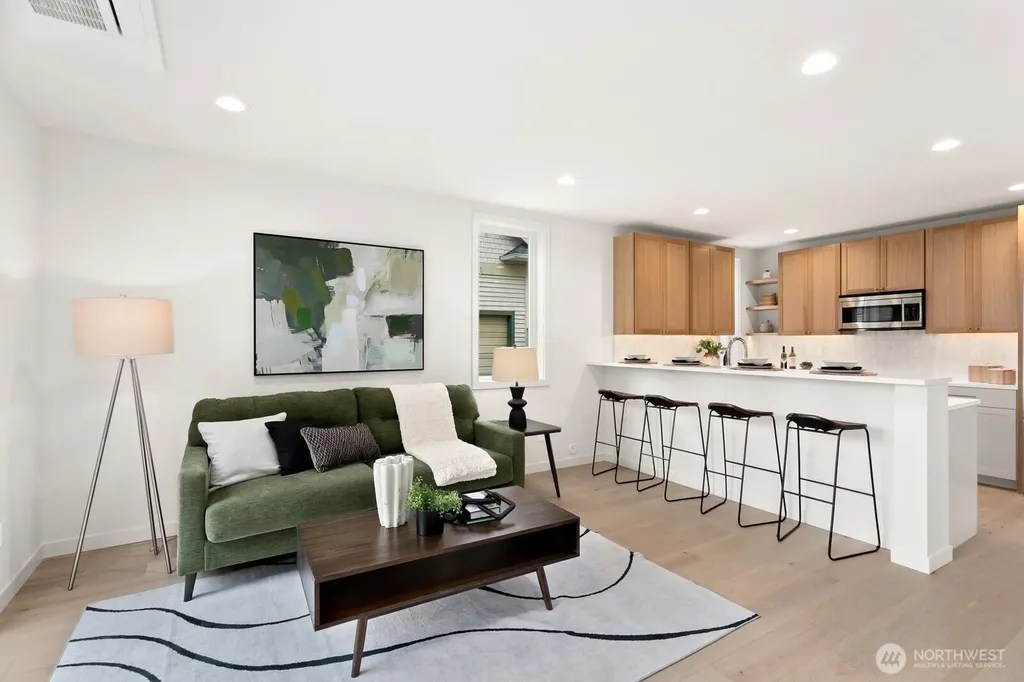 2817 W Bertona Street Seattle WA 98199