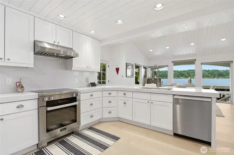 5021 Lakehurst Lane Bellevue WA 98006