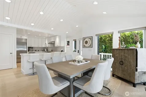 5021 Lakehurst Lane Bellevue WA 98006