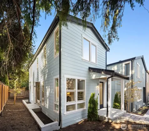 641 18th Avenue W Kirkland WA 98033